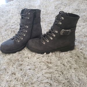 2LipsToo Combat Boots
